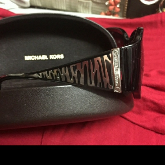 MK Sunnies - Picture 3 of 6